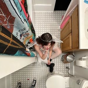 Meet your Posher, Eve